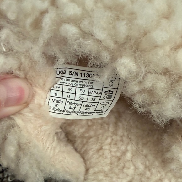 UGG Soft Cream Slippers - Picture 3 of 4